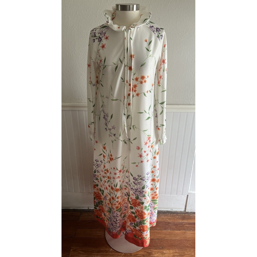 Vintage 60s 70s House Coat Robe Ruffle Neck White Orange Purple Floral Medium - Picture 2 of 15